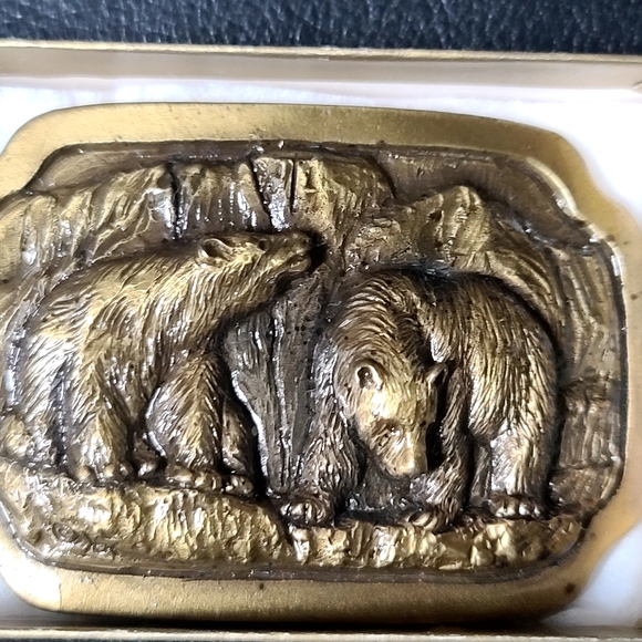 Bronze bear belt buckle from the Silver Key Corp - Picture 2 of 4